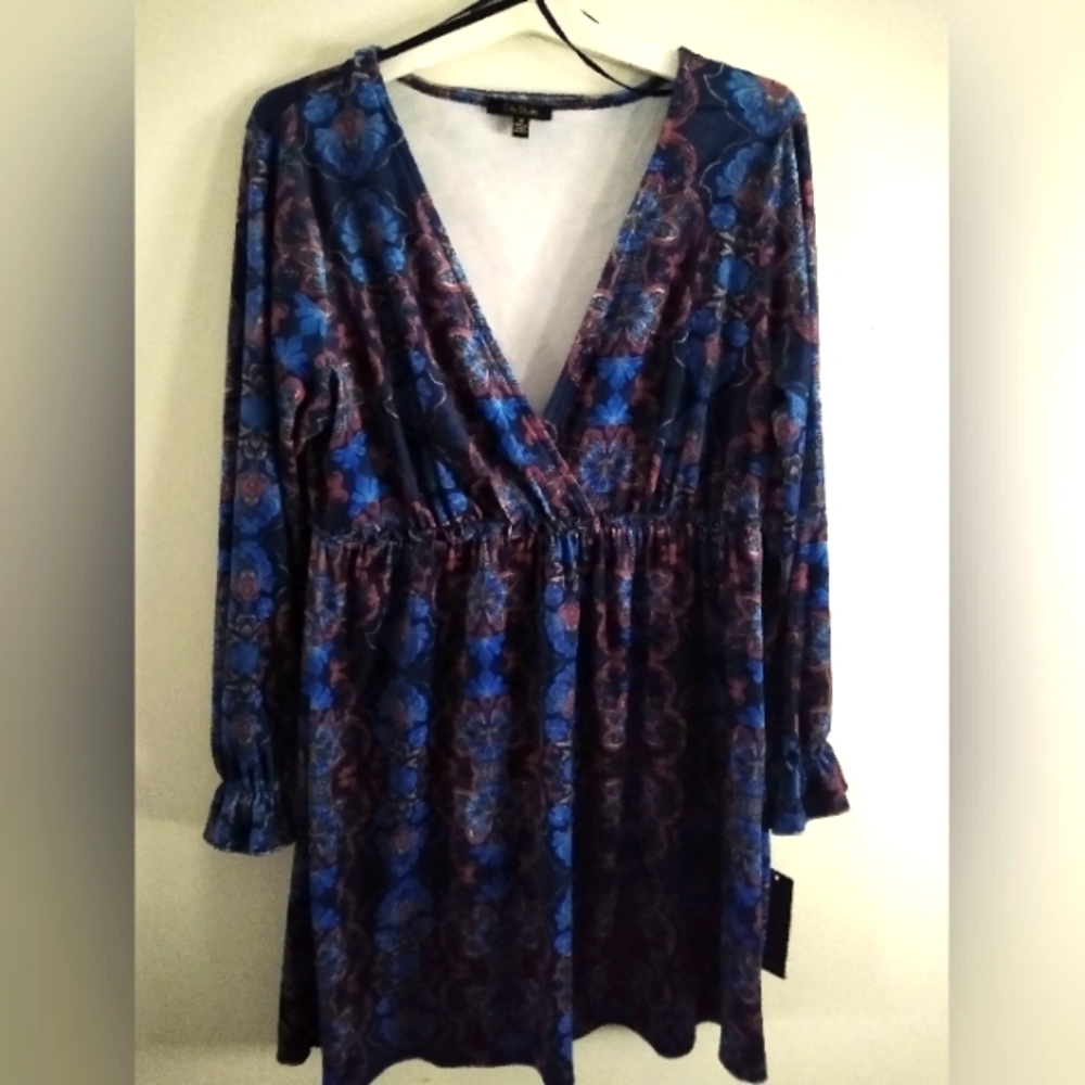 Woman's  City Studio XL blue and rust color dress.
